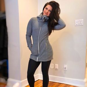 Women’s Bench Sweater- Small